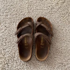 Mayari Birkenstock’s